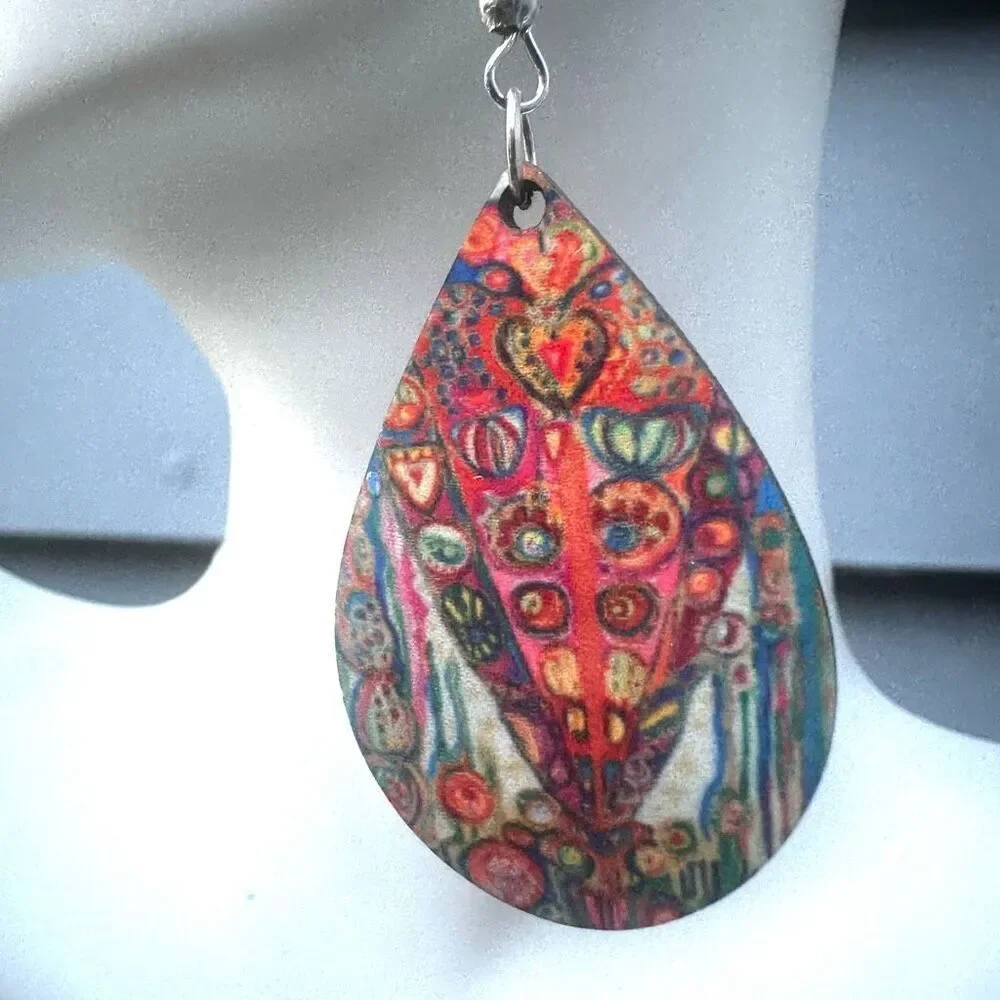 Design teardrop earrings